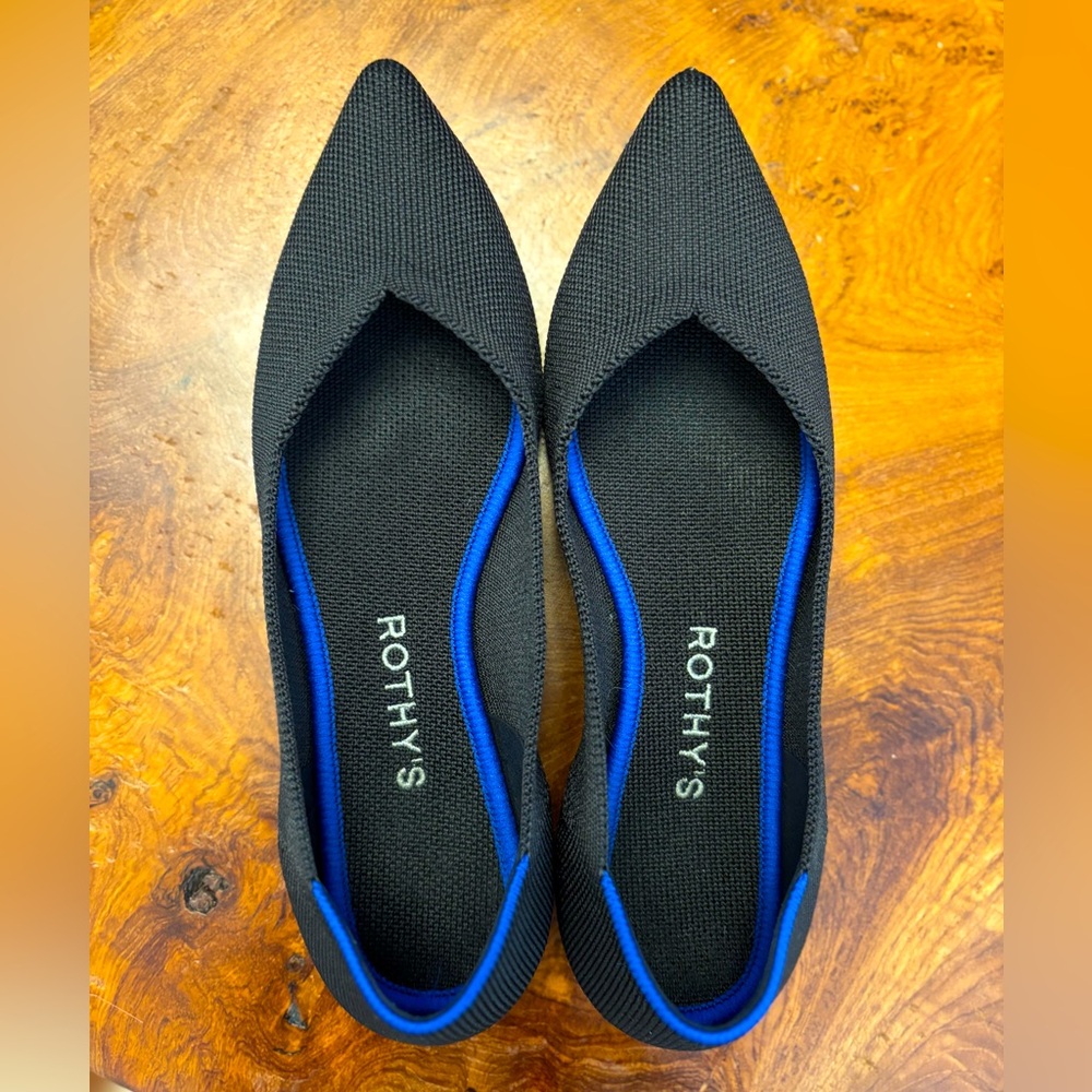 🎈PRICE DROP!❤️ The Point Flats by Rothy’s! Size 6.5 in Black
